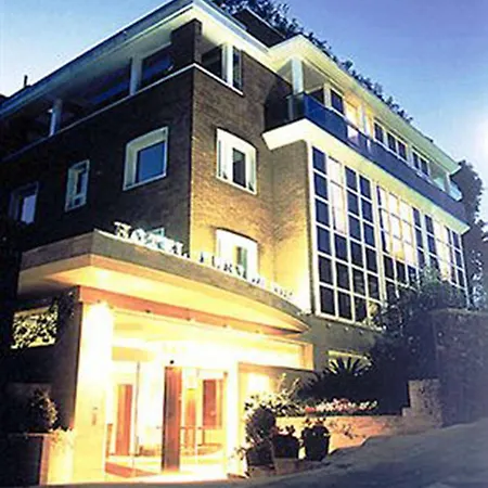 Hotel Vilana Boutique 4*